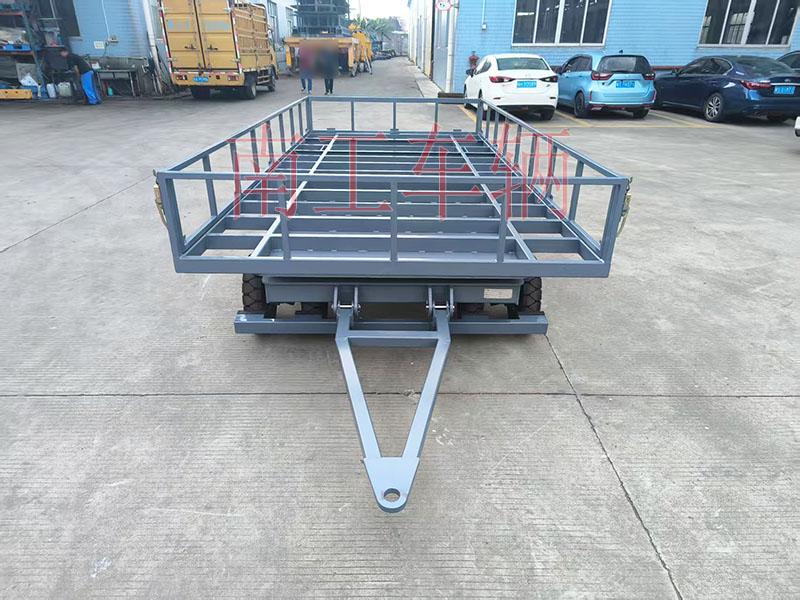 4吨骨架式牵引wxc万象城（中国）首页官方网站 带下翻护栏工具拖车