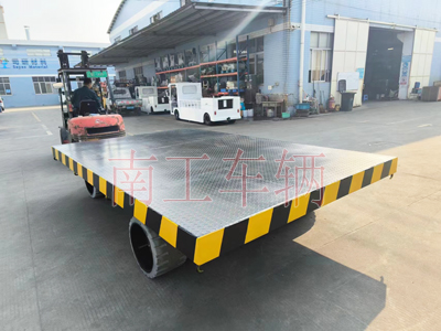 30吨重型wxc万象城（中国）首页官方网站 环保实心轮胎3I.jpg